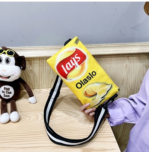 韩版搞怪斜挎包儿童零食包包薯片男女孩零钱包学生个性创意可爱包