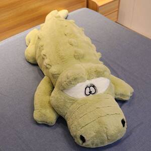 鳄鱼抱枕公仔毛绒玩具大号枕头a女生睡觉床上长小男孩子布娃娃玩