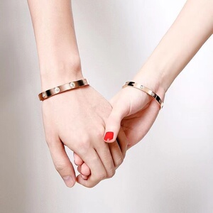 保养情侣手环卡地亚手镯女18k玫瑰金宽版四钻男士love无钻窄版款