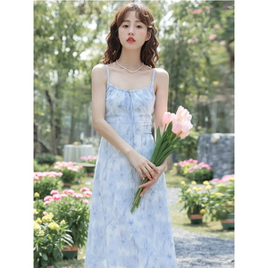 裙子女夏季新款茶歇法式雪纺吊带裙小个子仙女裙碎花蓝色连衣裙