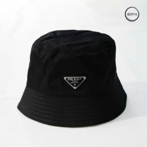 prada普拉达黑色银色三角标徽标铭牌尼龙休闲平顶遮阳帽渔夫帽