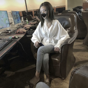 社会女衣服快手网红同款气质v领收腰衬衣精神女生娃娃衫上衣夏季