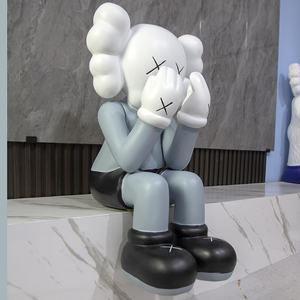 网红暴力熊坐姿摆件kaws芝麻街捂脸公仔玩偶客厅装饰品轻奢落地