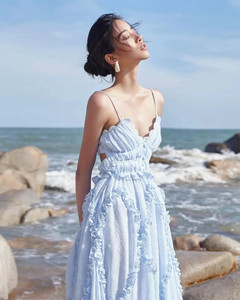 越南小众设计感海边度假荷叶边V领吊带连衣裙收腰露背沙滩长裙仙