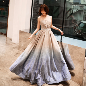 渐变蓝色主持人星空模特走秀抹胸18岁成人礼年会森系伴娘团晚礼服