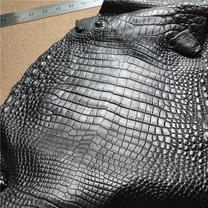 鳄鱼纹纯水染黑色皮料整张肚皮料竹节纹包包钱包手机壳表带料特种