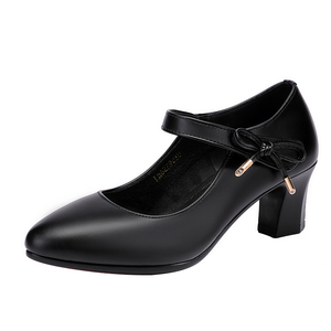 亮点女人粗跟小皮鞋女2019新款秋冬季尖头单鞋英伦风百搭休闲女鞋