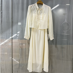 莱JR5907商场专卖2024春时尚品质女装天丝罩衫绣花新中式两件套裙