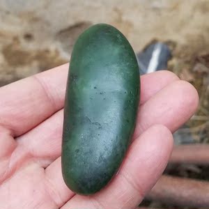 碧玉鸭蛋青原石