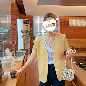 奶黄色小西装女短款夏季 薄款外套韩版棉麻V领休闲短袖西服上衣潮