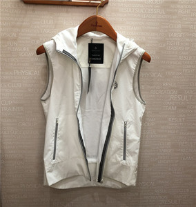 比音勒芬白马甲