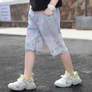 小男孩短裤小学生