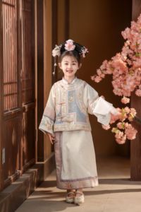 伊娃布衣女童汉服中国风春季新款刺绣格格服宝宝儿童清汉古风套装