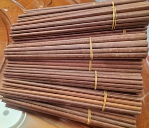 红檀鸡翅椰子木家用无漆无腊耐高温散装木筷子每捆10双秒杀