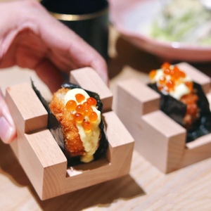 日本怀石会席板前料理竹木寿司餐具木制U形海胆手握寿司托寿司架