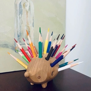 刺猬 笔插办公室儿童可爱礼物木质收纳盒笔筒ins创意实木桌面摆件