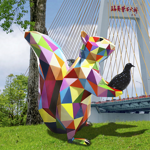 玻璃钢松鼠雕塑小区花园楼盘广场运动公园彩绘鹿几何熊猫摆件定制