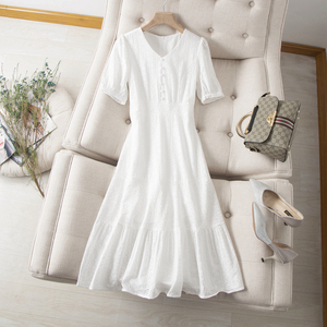 白色棉质裙子收腰