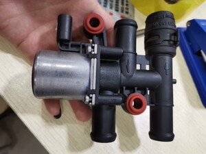 水泵适用奥迪a4l q5 q7 a6lc7 a8la5 a7途锐辉腾暖风水阀0人付款500
