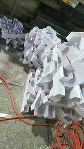 雪弗板围边发光字