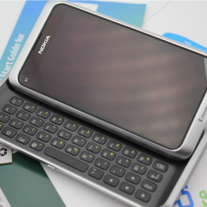 nokia/诺基亚e7-00侧滑全键盘触屏塞班经典手机适用怀旧送礼备用