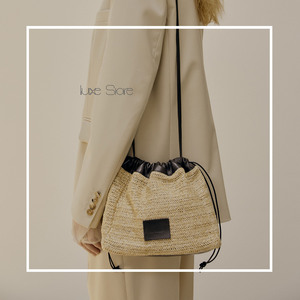 Luxe买手店 LOW CLASSIC抽绳单肩藤编手提包斜挎水桶包编织女包