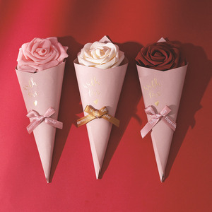 创意冰激凌喜糖果袋包装盒喜糖纸盒新款欧式婚礼花朵蛋筒喜糖盒