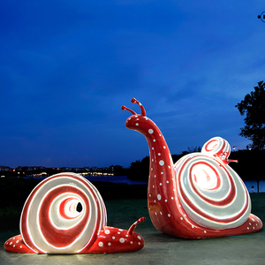 户外大型网红动物模型发光蜗牛玻璃钢雕塑园林景观小品装饰品摆件