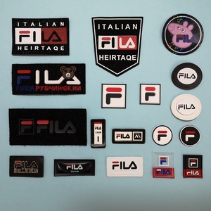 新款斐乐品牌logo商标自粘免烫补丁贴亮面光滑羽绒服破洞修补装饰