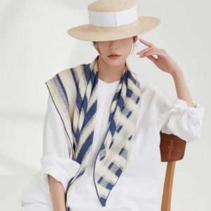 韩国春秋夏季北欧法式蓝白色几何条纹大三角形丝巾高级感披肩抹胸