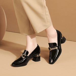 单鞋女粗跟漆皮方头皮鞋秋新款女鞋百搭鞋子女一脚蹬中高跟单鞋女