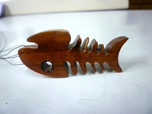 【木趣坊】木头雕刻鱼骨头造型吊坠书包扣钥匙链挂件