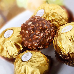 费列罗巧克力坚果夹心拉斐尔椰蓉意大利进口年货礼盒装喜糖送礼