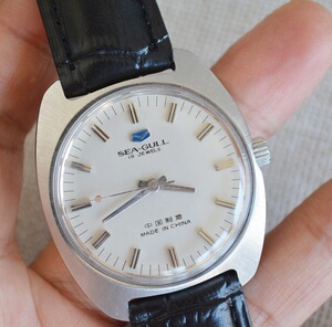 海鸥手动机芯手表