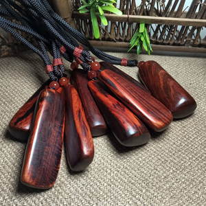 印度小叶紫檀木手把件 天然原木平安无事牌 红木随型便携盘玩挂件