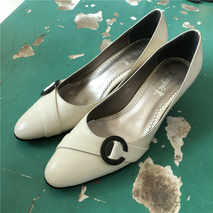 躲寂寞淘宝sunpick山百惠女鞋,白色,正品真皮女鞋,245,鞋盒没0人