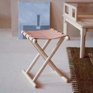 500人付款天猫牛皮凳子牛皮马扎户外折叠换鞋小板凳创意艺术真皮实木