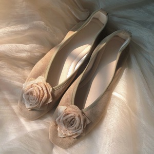 橘里CHIU小众设计干枯玫瑰平底鞋复古新中式蔷薇花芭蕾单鞋晚晚风