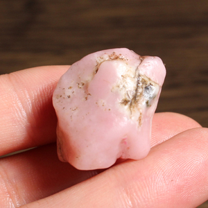 方言和田玉珍稀名品玉粉红色直闪石戈壁料桃花玉籽料原石玩料e