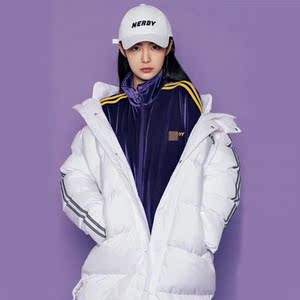 韩国吴宣仪明星同款nerdy羽绒服中长款黑色反光条羽绒外套情侣款