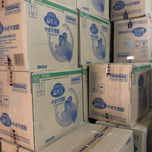 完达山奶粉整箱