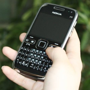 诺基亚全键盘e72i