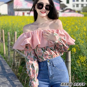 春夏时尚上衣女快手网红同款一字肩荷叶边喇叭袖宽松粉色碎花衬衫