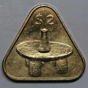 (衍蚨轩)库克群岛2015年三角形2元黄铜包钢硬币24mm