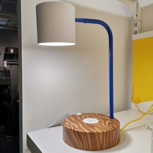 宜家台灯无线充电