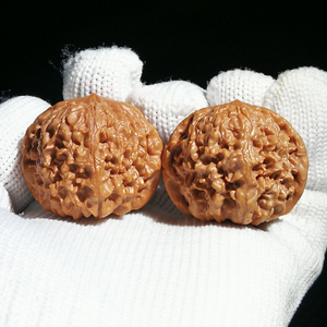 文玩核桃和尚头狮子头野生小众收藏级金蝉蛤蟆头四座楼三棱南疆石