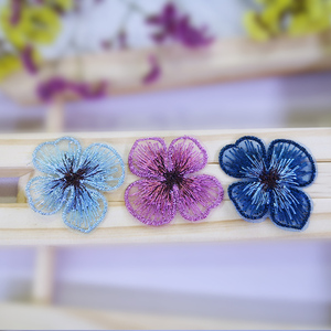 明媛diy手工刺绣材料花朵树叶配饰件四瓣多色服装补丁辅料发装饰