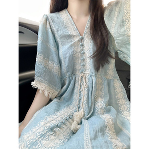 蓝色V领蕾丝刺绣夏日度假连衣裙女高级感气质波西米亚独特长裙子