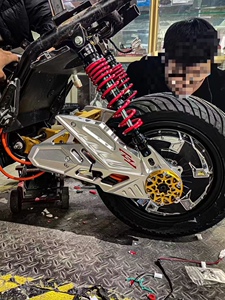 x 战警  雅迪x5改装后平叉四代hh定制版