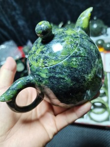 西藏雅鲁藏布江产的药王石冰透西瓜绿保健养身能量健康茶壶